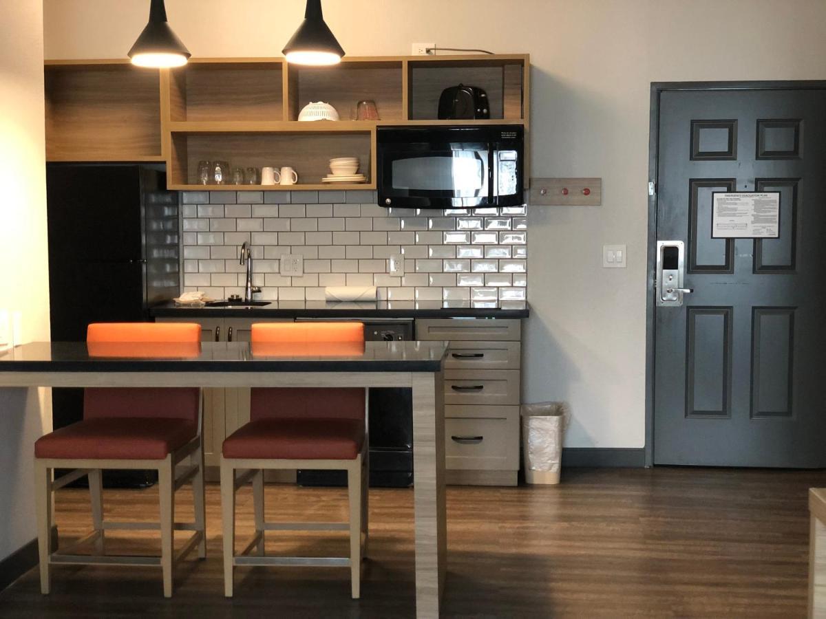 Candlewood By Ihg Hotel Mount Pleasant