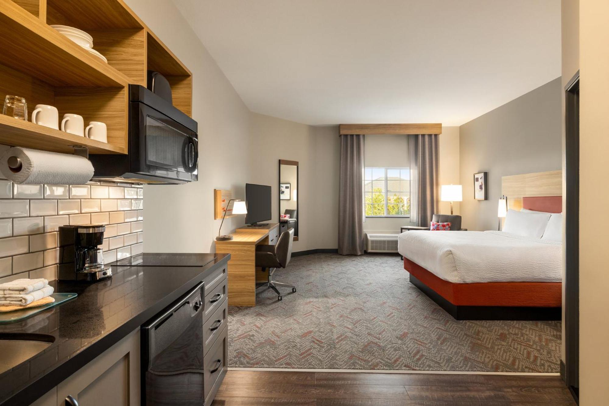Candlewood By Ihg Hotel Mount Pleasant