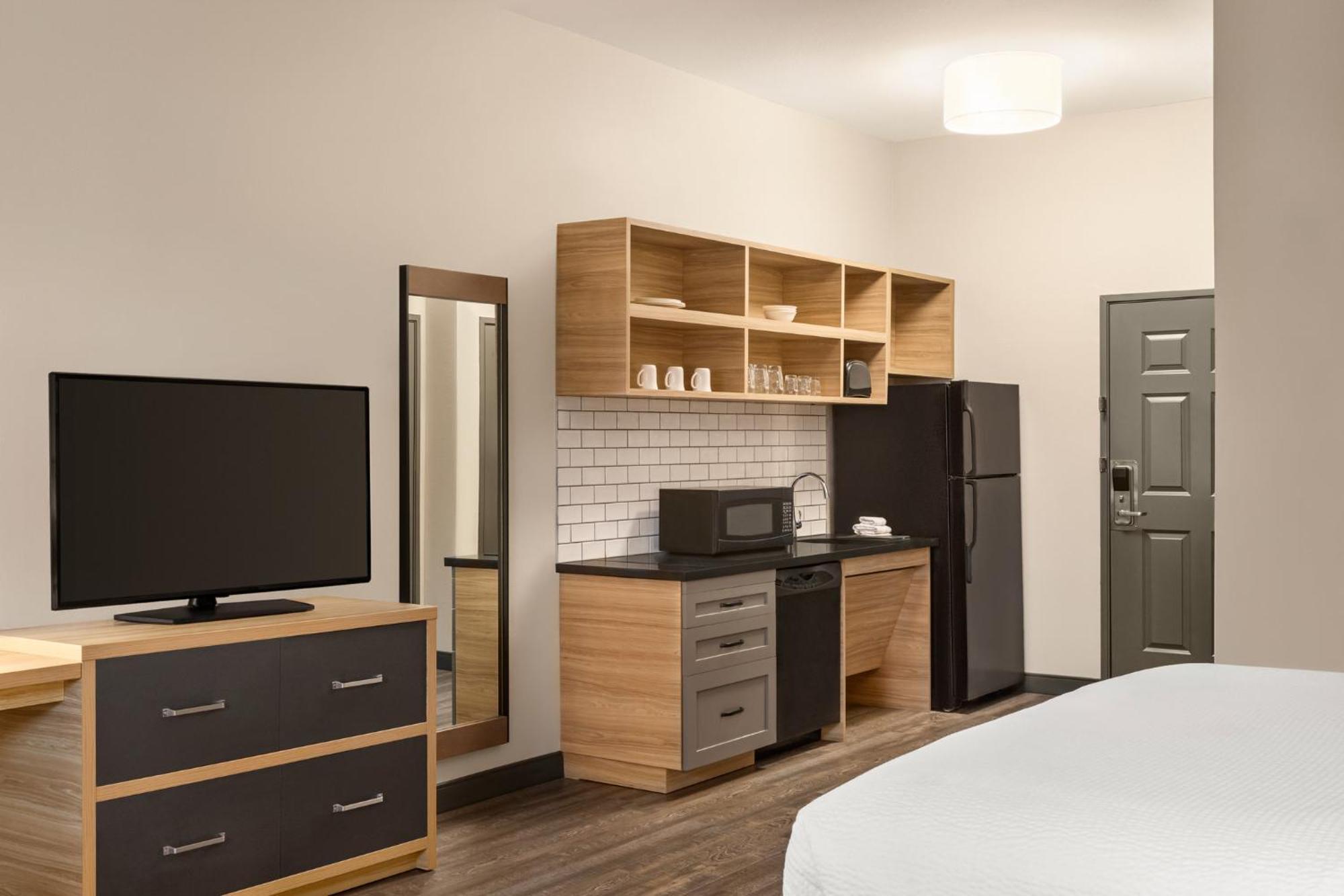 Candlewood By Ihg Hotel Mount Pleasant
